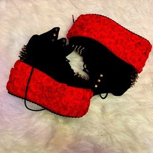 YRU Qozmo Hi Roses and Spikes- VERY RARE